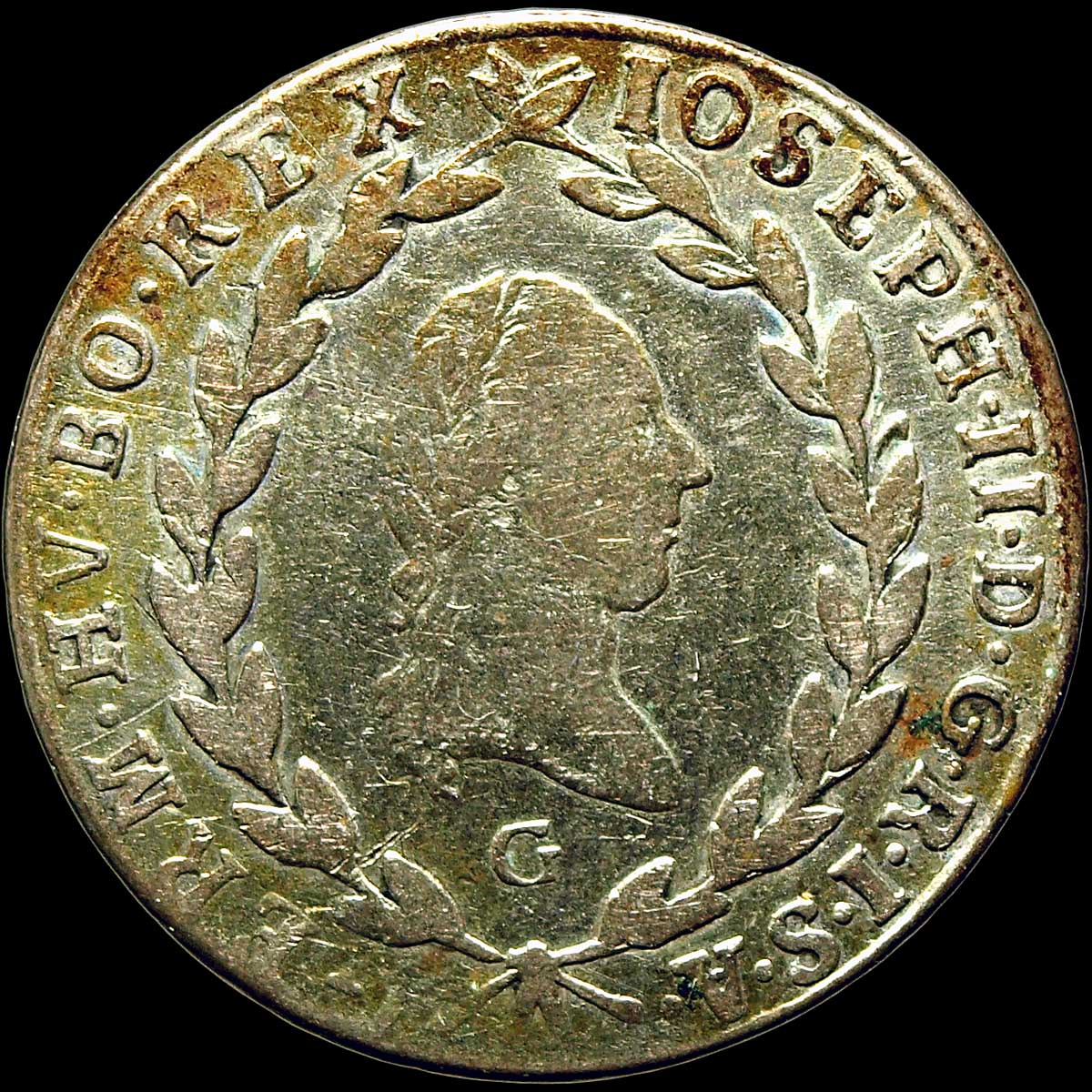 Obverse detail...